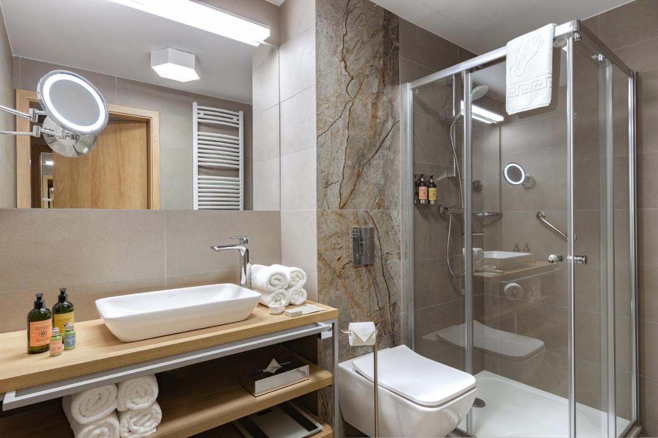 Platinum Mountain Hotel&Spa Szklarska Poręba Exterior foto A modern bathroom