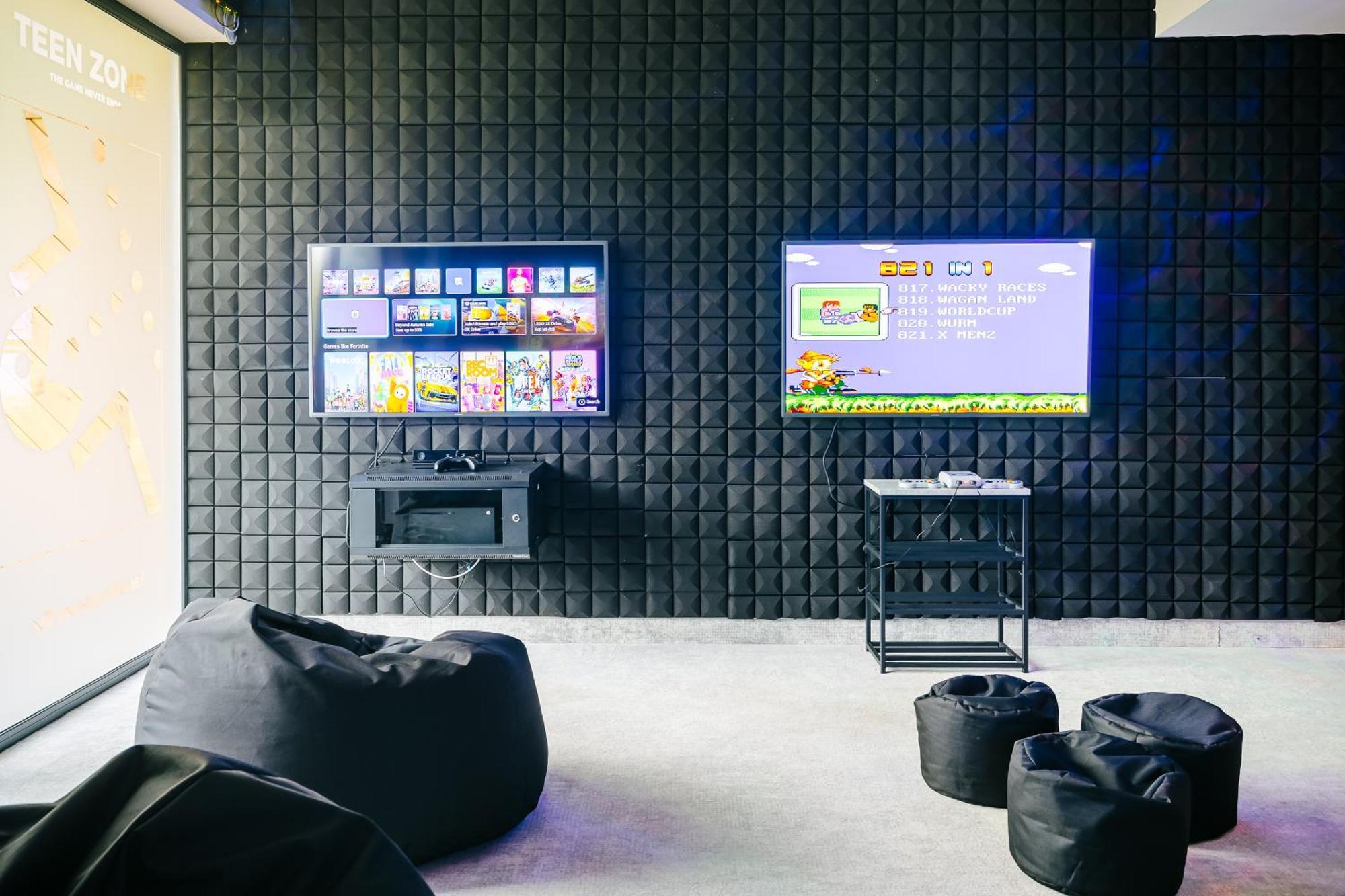 Platinum Mountain Hotel&Spa Szklarska Poręba Exterior foto The Xbox Game Lounge at the 2019 Consumer Electronics Show